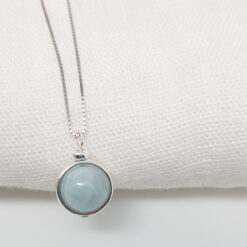 Halskette mit Edelsteinanhänger (Aquamarin)