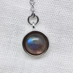 Alternative view of Halskette mit Edelsteinanhänger (Labradorit)