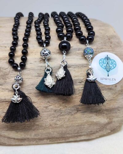 Malakette "Innehalten mit Lotus" (Onyx)