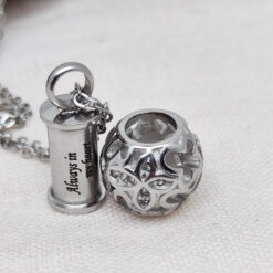 Alternative view of Halskette "In meinem Herzen" (Kapsel)